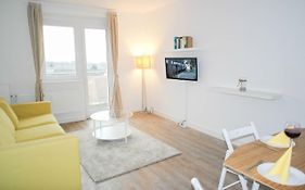 Sunny Apartment II